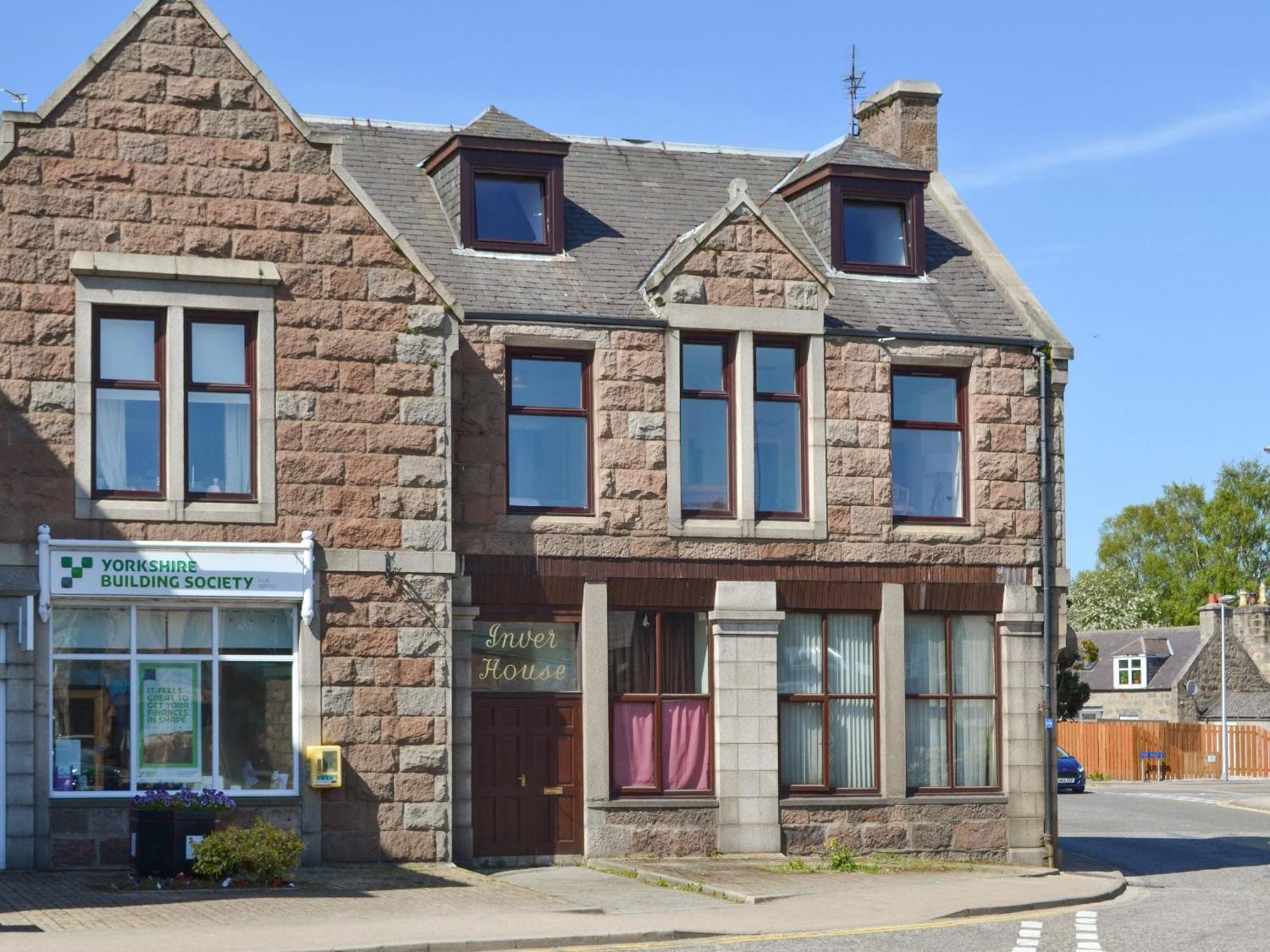 Inver House Apartment Inverurie Eksteriør billede